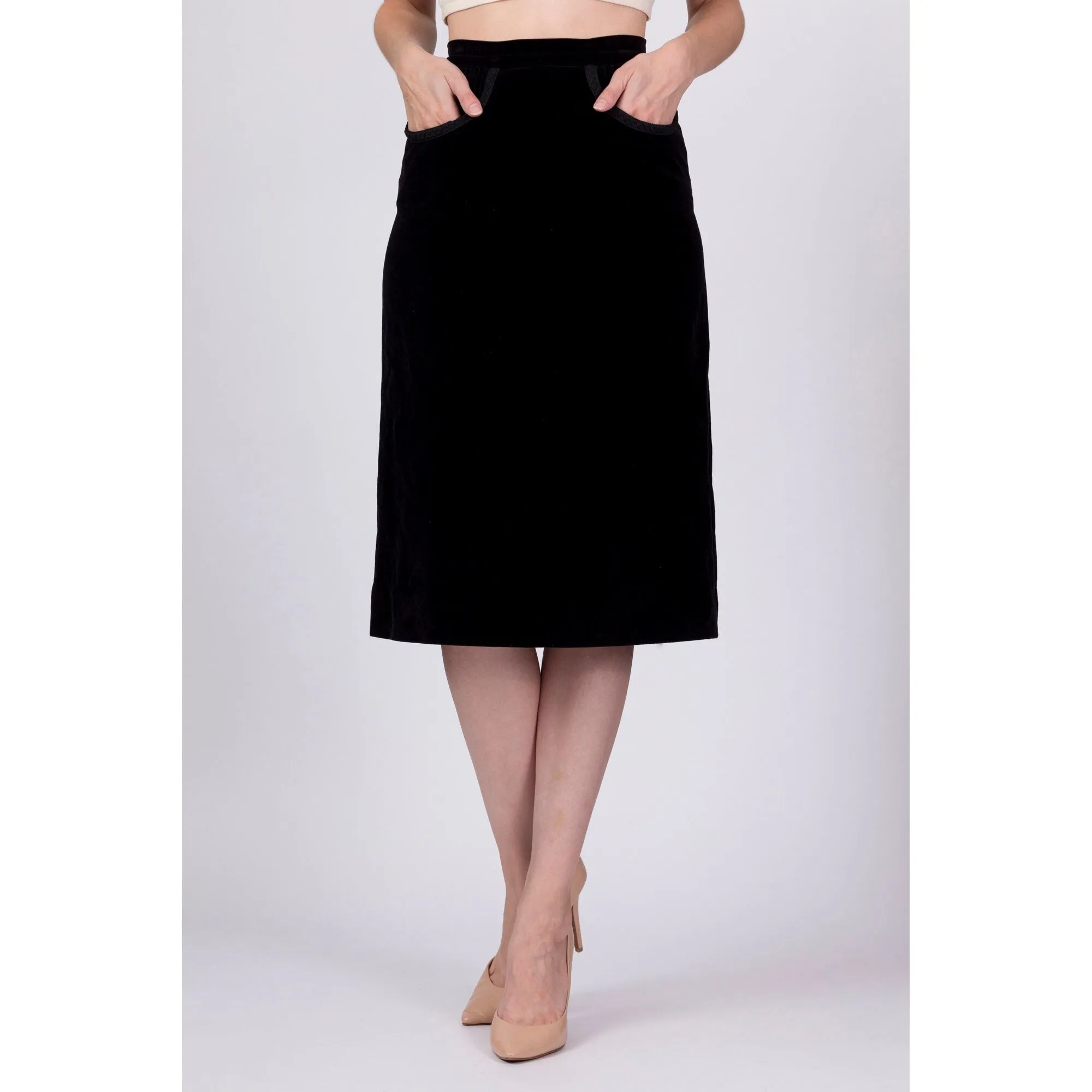 1960s Black Velvet Knee Length Skirt - Extra Small, 25"