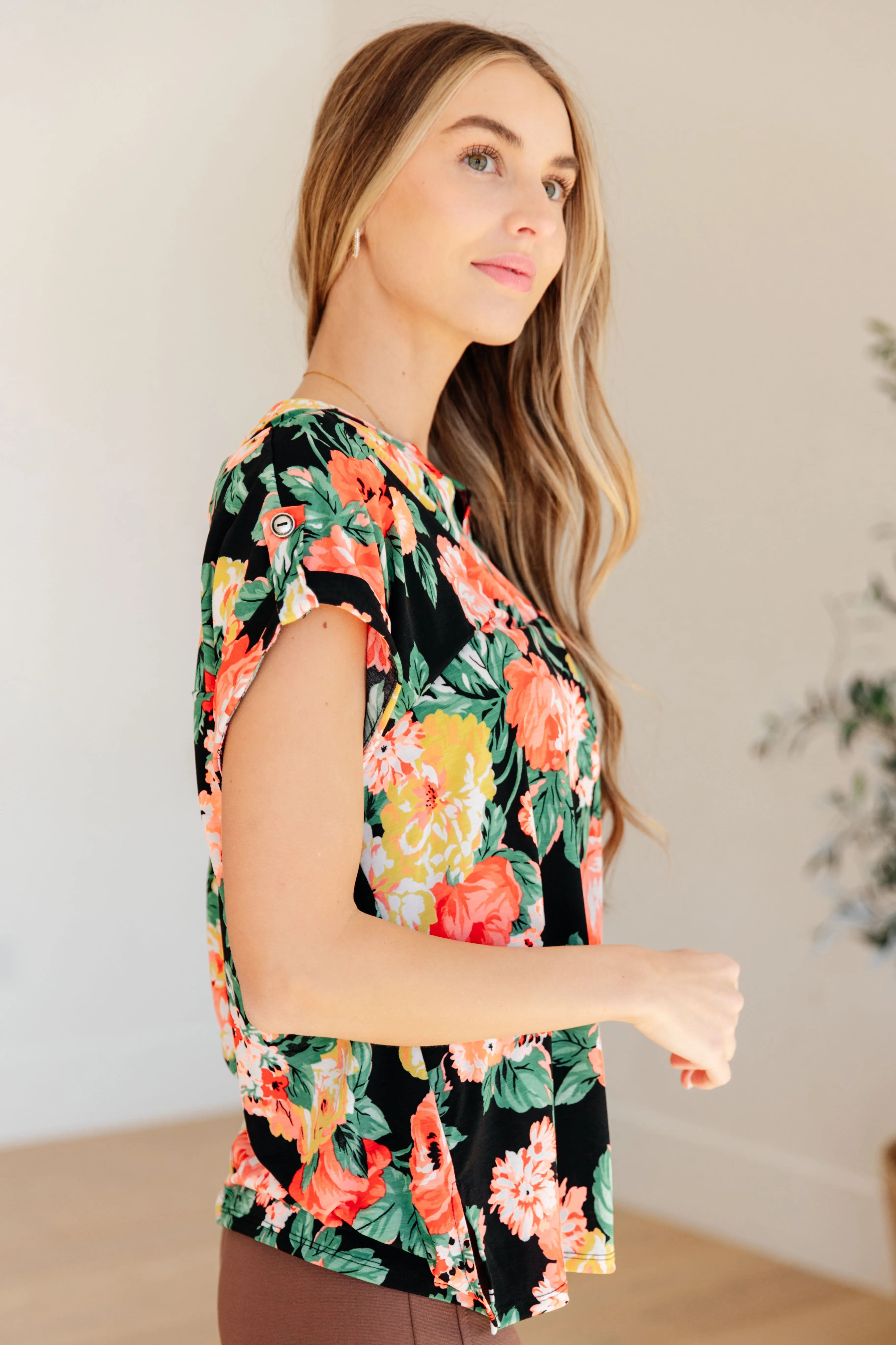 DEAR SCARLETT- Lizzy Cap Sleeve Top in Black Garden Floral