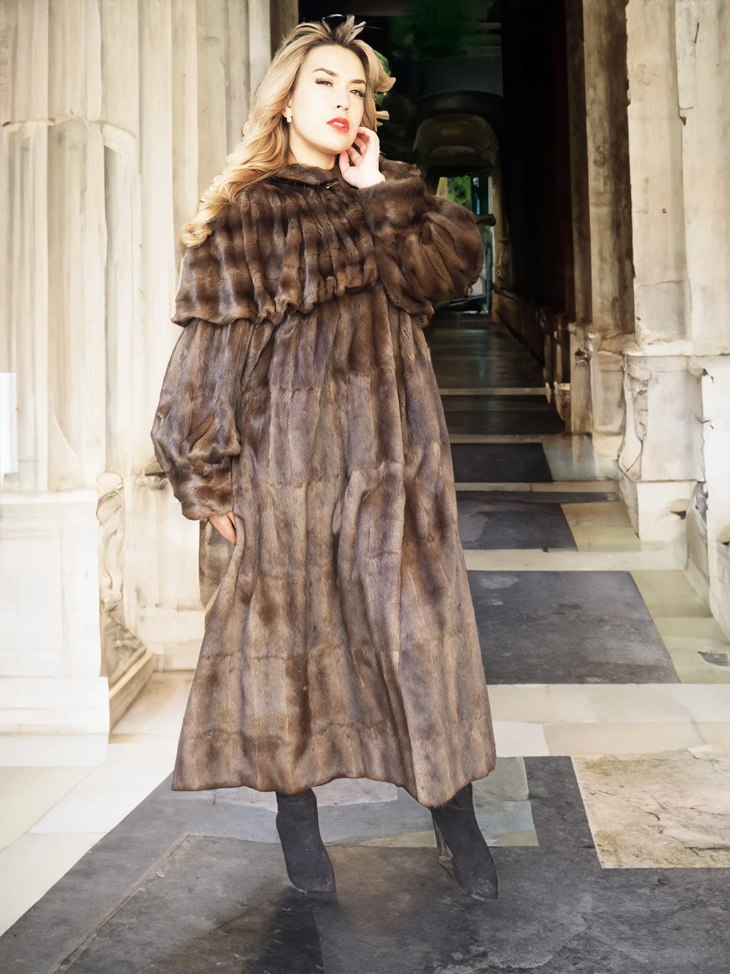 Luxurious Designer Russian Squirrel Fur Coat Coats By Giuliana Teso M/L 50" Long