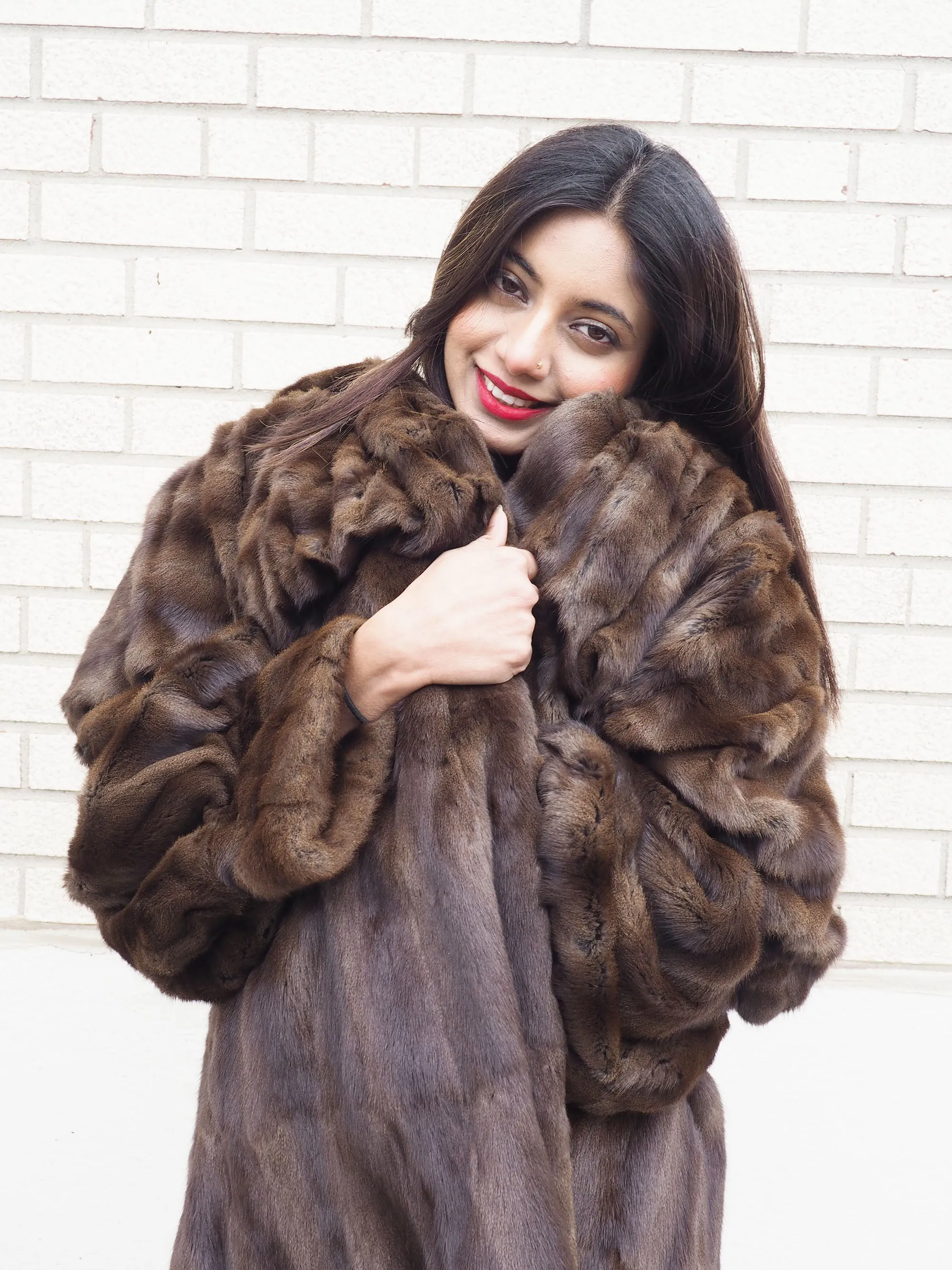 Luxurious Designer Russian Squirrel Fur Coat Coats By Giuliana Teso M/L 50" Long