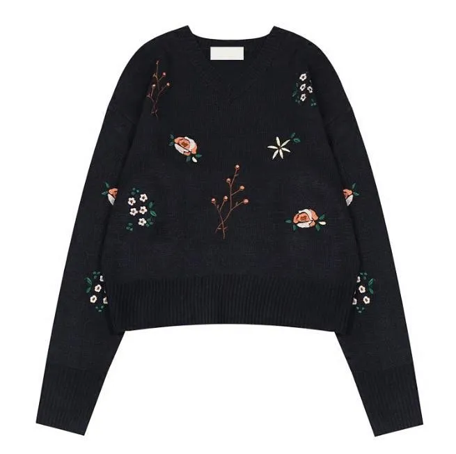 Small Flowers Embroideries White Black Knit Sweater