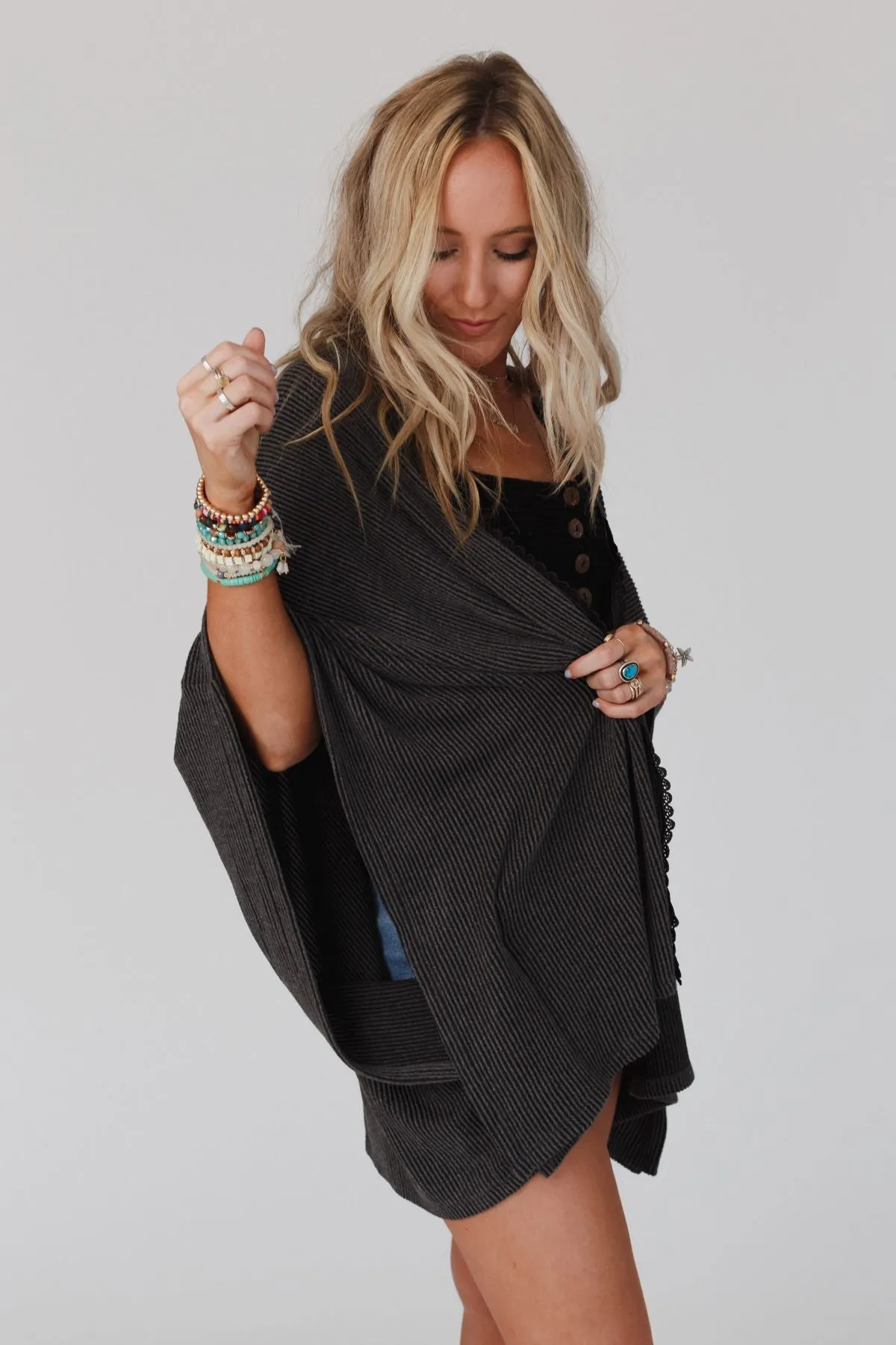 The Nest Lotus Lace Trim Ribbed Knit Kimono - Charcoal